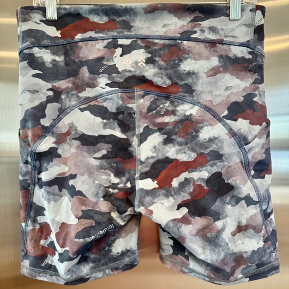 NWT Lululemon Power Thru HR High Rise Short Color Seam in Blue Camo 6” Inseam - Picture 15 of 16